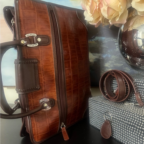 Elegant Brown Leather Women Briefcase - Picture 9 of 16